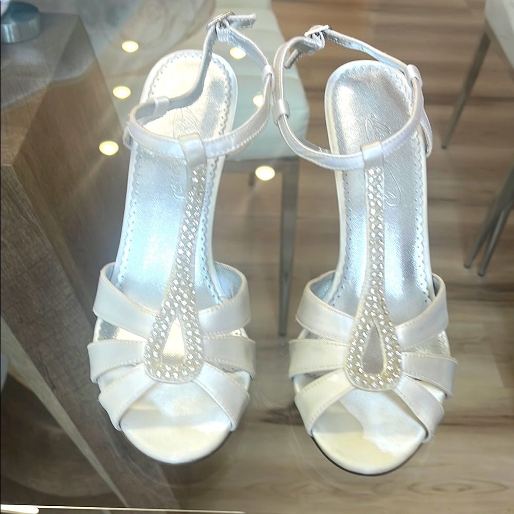 Women’s Michelangelo Willow T-Strap Embellished White Satin Wedge Heel size 8